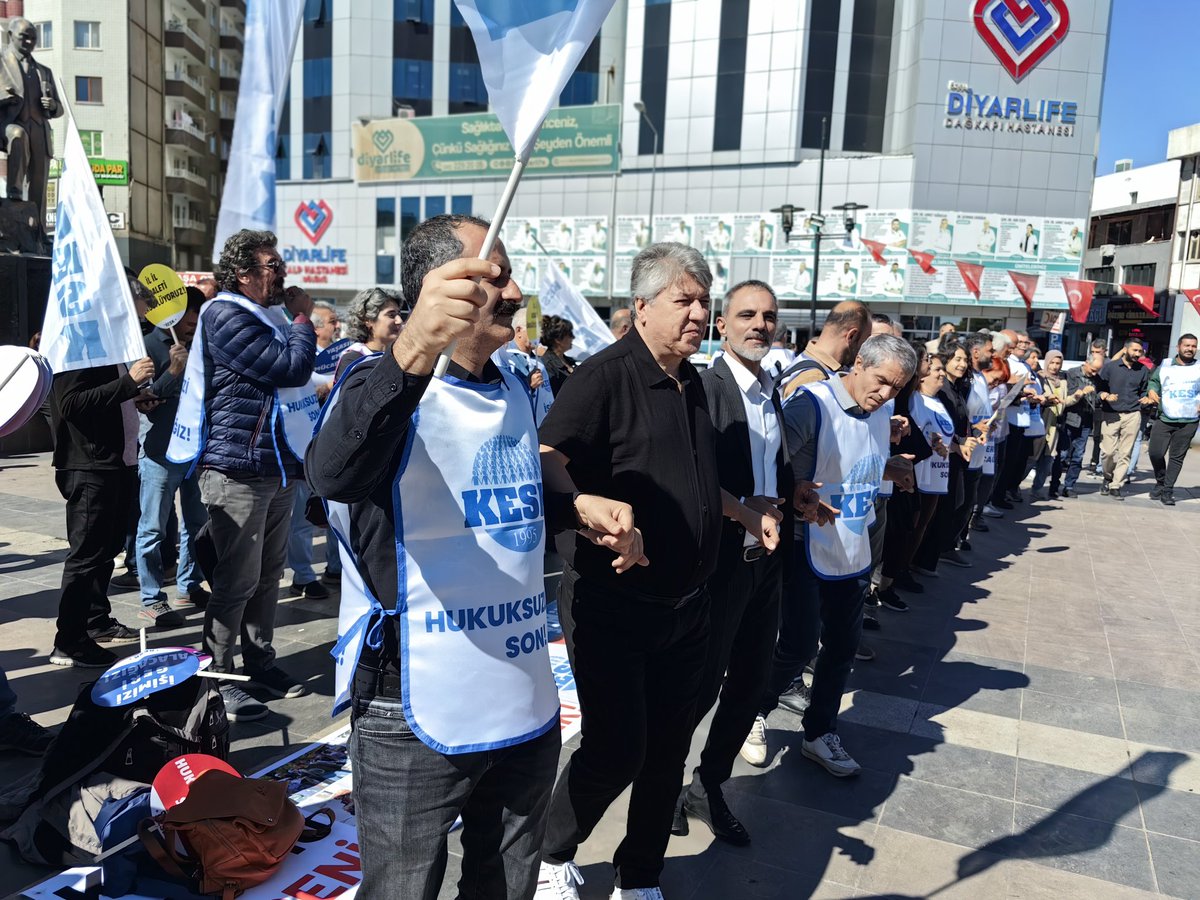 #KESKliİhraçlarYürüyor
Amed, Urfa, Adıyaman, Antep etaplarını tamamladık. Bugün Adana ve Mersin'in ardından yürüyüşümüz Perşembe günü  Ankara'ya ulaşacak!