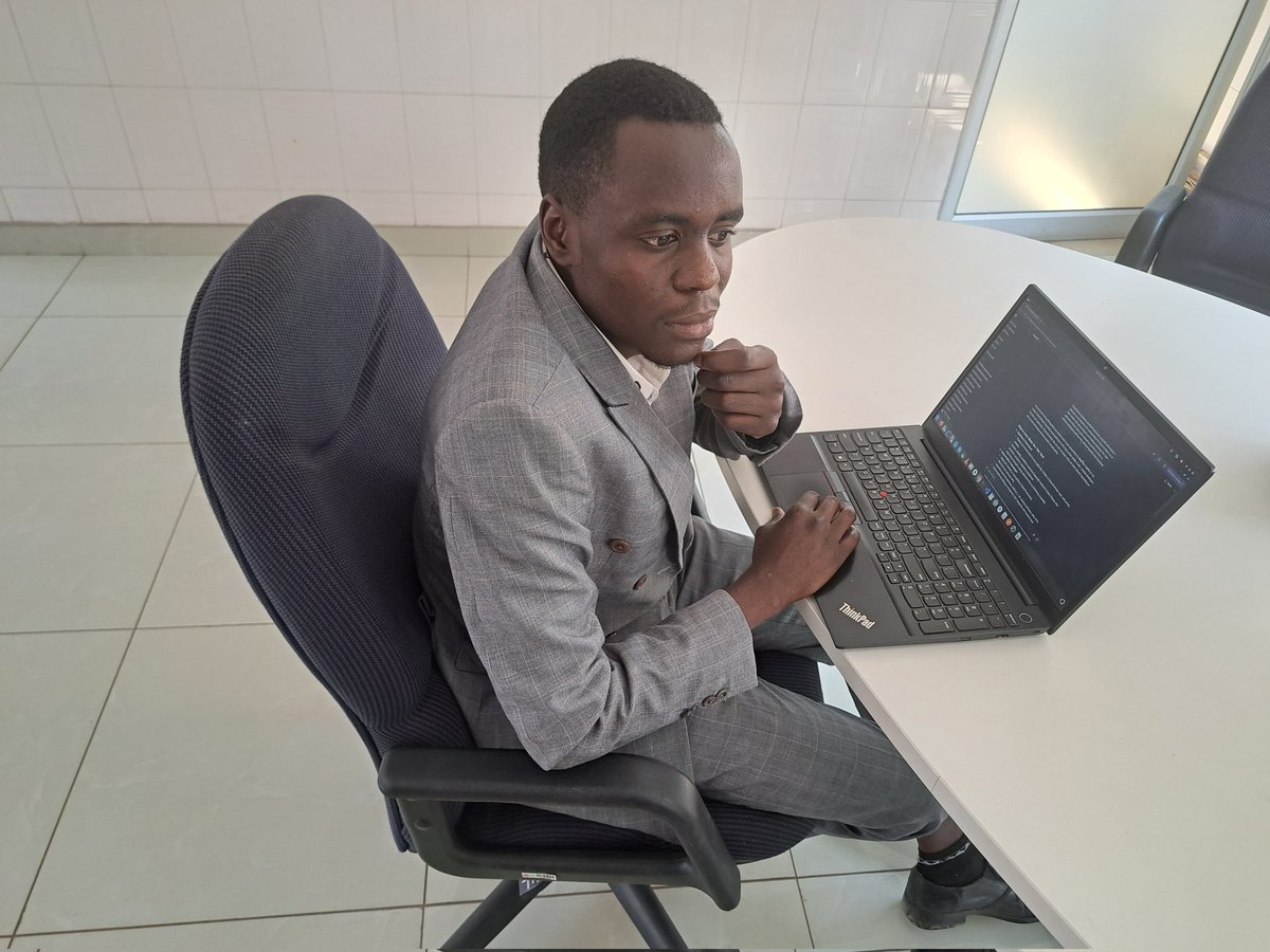 princezmakaza's tweet image. Consistency builds credibility before success. People don’t invest in your idea first — they invest in your consistency. Keep showing up. The results will follow. 💯 #techceo #codico