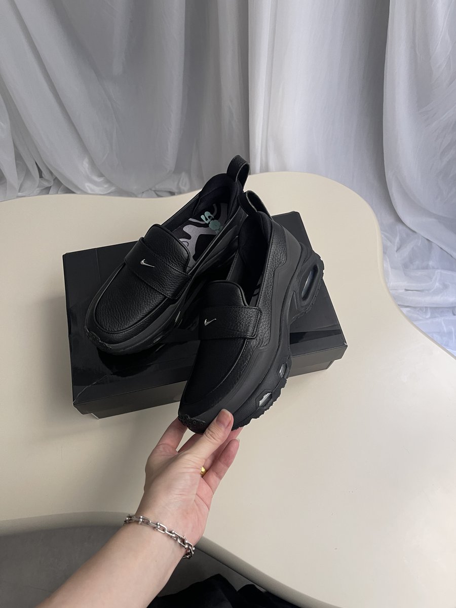 NIKEのスニーカーローファー いくらでも歩けるし可愛くて最高