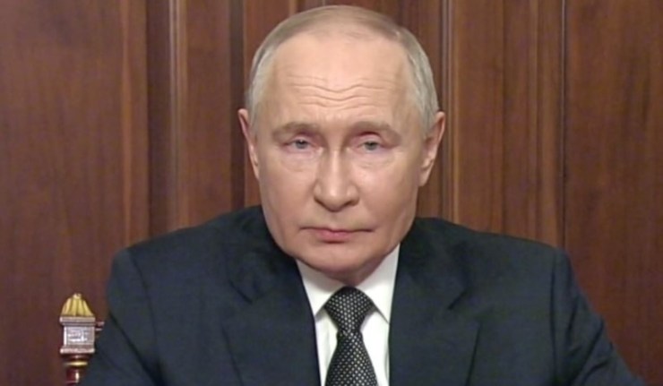 Dernier Avertissement de Mr le président Vladimir Poutine à Macron

«Nous voulons la paix mais pas au prix de notre liberté, de notre identité. Et que cela soit clair : personne jamais ne vaincra la Russie. 

Nous avons traversé des siècles d’épreuves, nous avons vu des empires