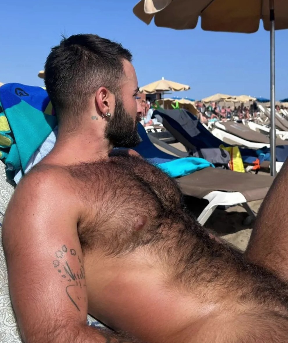 Hairylo55550680's tweet photo. Woof! https://t.co/DSQ3iJKP4a
