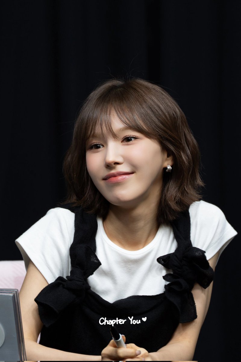 ChapterYou221's tweet image. 251010 비트로드 팬싸인회
BEATROAD Fansigning

#WENDY #웬디 #Sunkiss #CeruleanVerge #WENDY_Verge