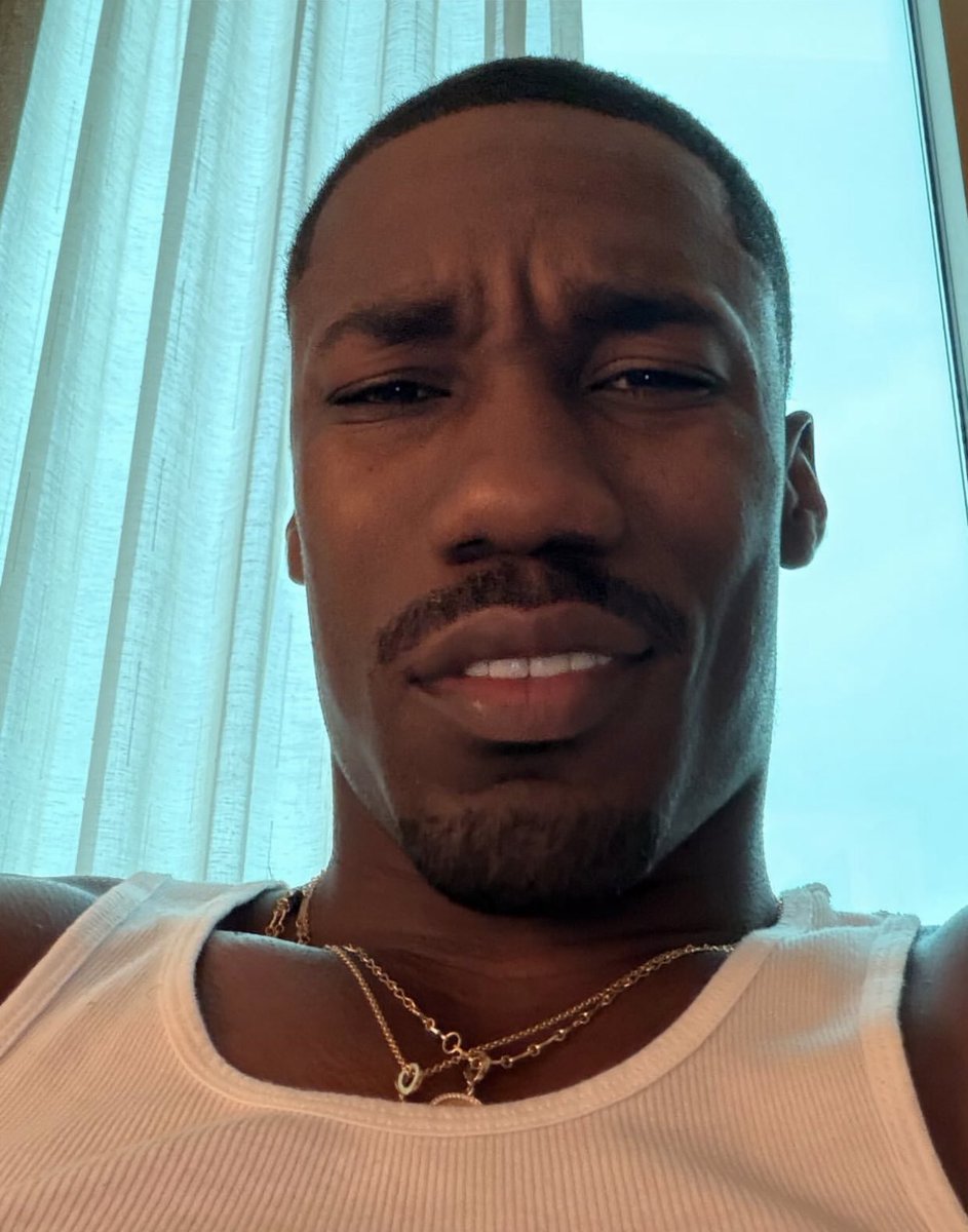 How I’m viewing status za whatsapp