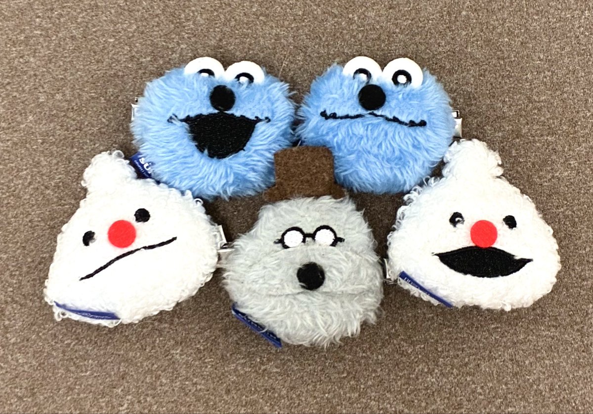 puppetsunsun__'s tweet image. 🌟スン活🌟
ガチャガチャ『パペットスンスン 前髪クリップ』を回してきました✨
ふわふわでめちゃ可愛いです!カプセルの色は参考までにお願いします💙
早いところだと発売中なのでぜひお近くの店舗で探してみてください🔍
#パペットスンスン