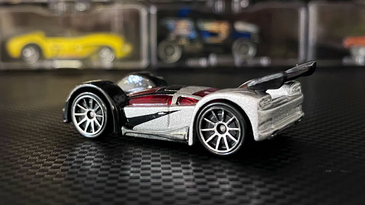 187arar's tweet photo. Mid Drift
リサ店でFE発見🛞🔥
#Hotwheels #ホットウィール
#DROPTOPS https://t.co/Vxld0RpjFZ