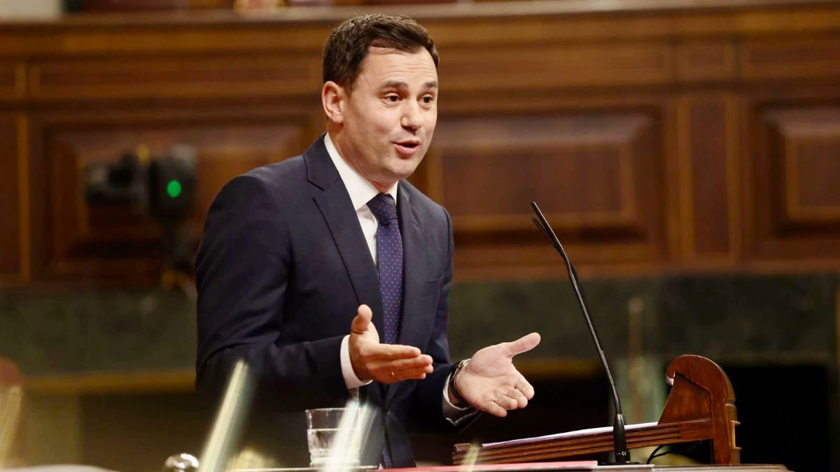 Cendón pone Ciuden y el Incibe como ejemplo de «políticas industriales del socialismo leonés»
bierzotv.com/cendon-pone-ci…
<a href="/psoeleonlocal/">PSOE Agrupación de León / ❤️🦁</a> <a href="/gpscongreso/">PSOE Congreso</a> <a href="/alfonsocendon/">Javier Alfonso Cendón</a>