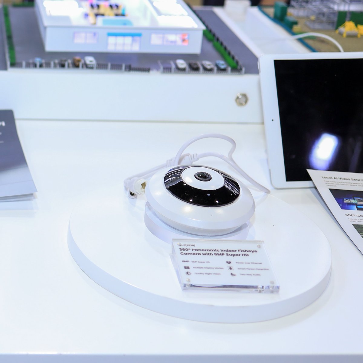 ReolinkTech's tweet image. 🌏𝗥𝗲𝗼𝗹𝗶𝗻𝗸 𝗮𝘁 𝗚𝗜𝗧𝗘𝗫 𝗚𝗟𝗢𝗕𝗔𝗟 𝟮𝟬𝟮𝟱 — 𝗣𝗿𝗼𝗱𝘂𝗰𝘁 𝗛𝗶𝗴𝗵𝗹𝗶𝗴𝗵𝘁𝘀
🔹TrackFlex Floodlight Wi-Fi: PTZ Floodlight Camera with AI Video Search
🔹Altas Go PT: 2K 4G Cellular ColorX Battery Camera with Continuous Recording
🔹Altas: 2K Pre-recording Bullet…