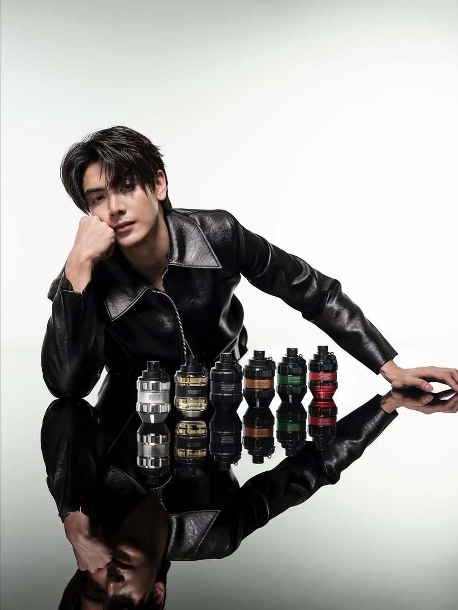 “จุง อาเชน” ขึ้นแท่น Regional Ambassador ตัวแทนเอเชียตะวันออกเฉียงใต้ ของแบรนด์น้ำหอมหรูระดับโลก  Viktor &amp; Rolf Fragrances คนใหม่

JOONG BA VIKTOR AND ROLF

#JoongxViktorandRolfFragrances
#ViktorAndRolfFragrances
#SpicebombMetallicMusk
#JoongArchen