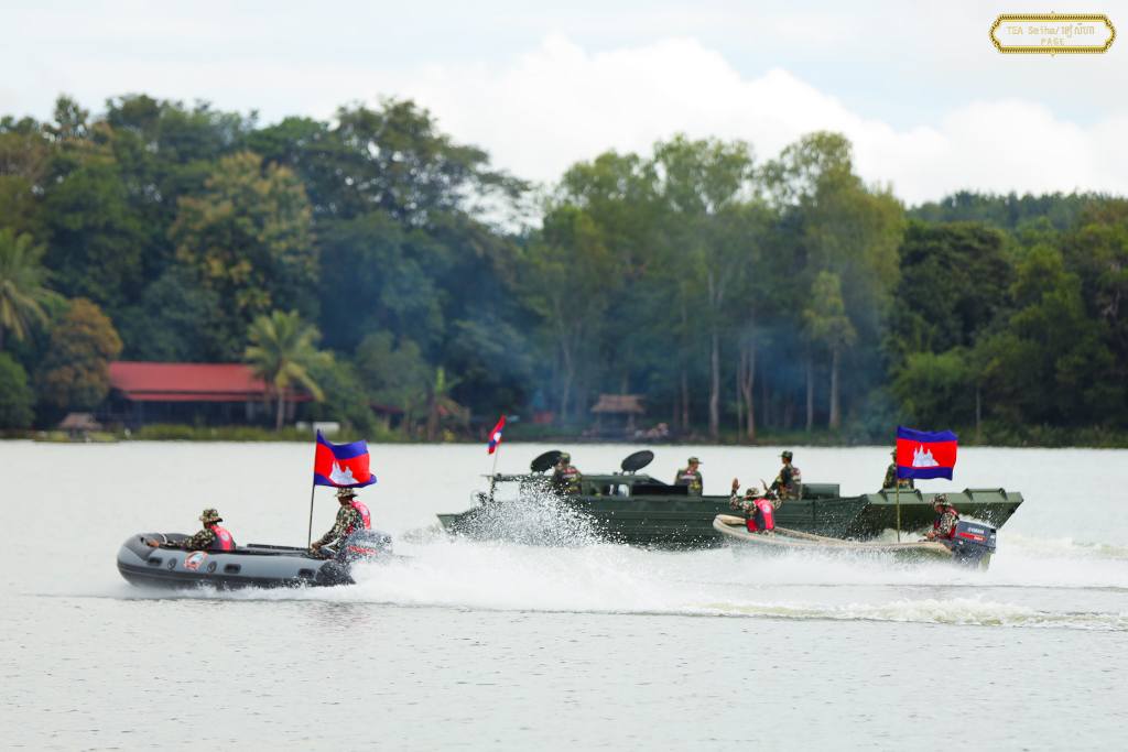 ថ្ងៃអង្គារ ៧ រោច ខែអស្សុជ ឆ្នាំម្សាញ់ សប្តស័ក ពុទ្ធសករាជ ២៥៦៩ ត្រូវនឹងថ្ងៃទី១៤ ខែតុលា ឆ្នាំ២០២៥

ឯកឧត្តម នាយឧត្តមសេនីយ៍ ទៀ សីហា ឧបនាយករដ្ឋមន្ត្រី