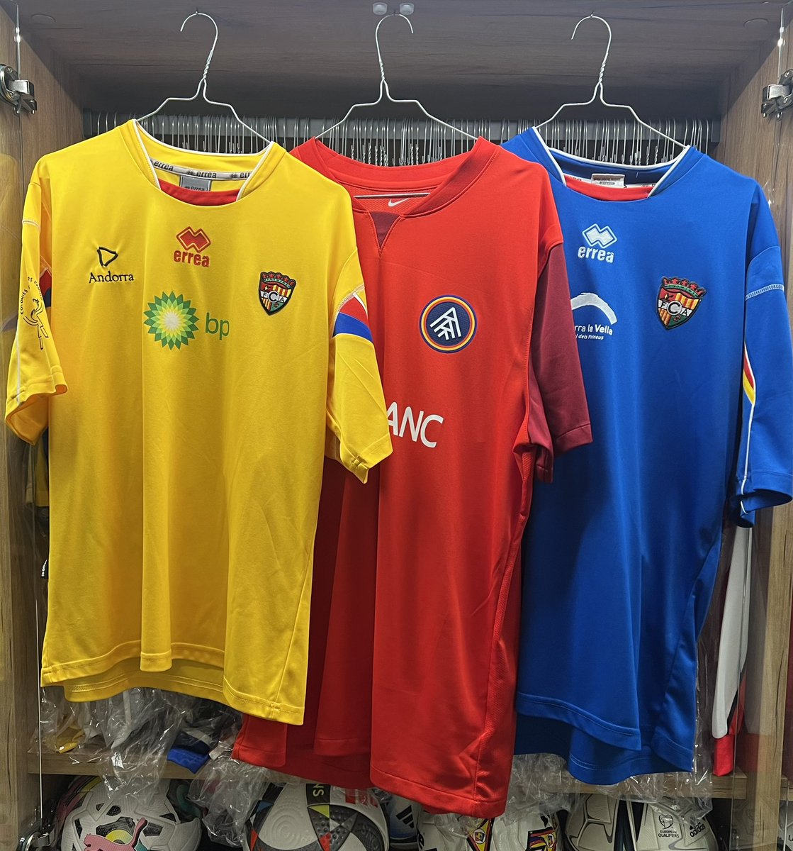 ildelima6's tweet photo. Per molts anys @fcandorra 💙💛❤️🎂🍾⚽️🥳, feliços 83 #fcandorra #andorra #83yo #weareandorra https://t.co/YcyXMkqjmk