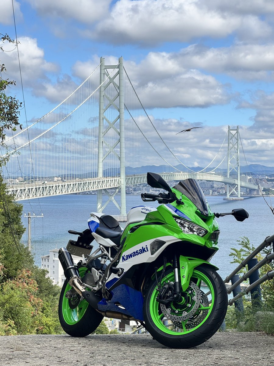 _kakkun's tweet photo. #グレッチ坂
#淡路島
#明石海峡大橋
#ZX4RR
#ZX4R
#kawasaki https://t.co/IpiBTBjwb2