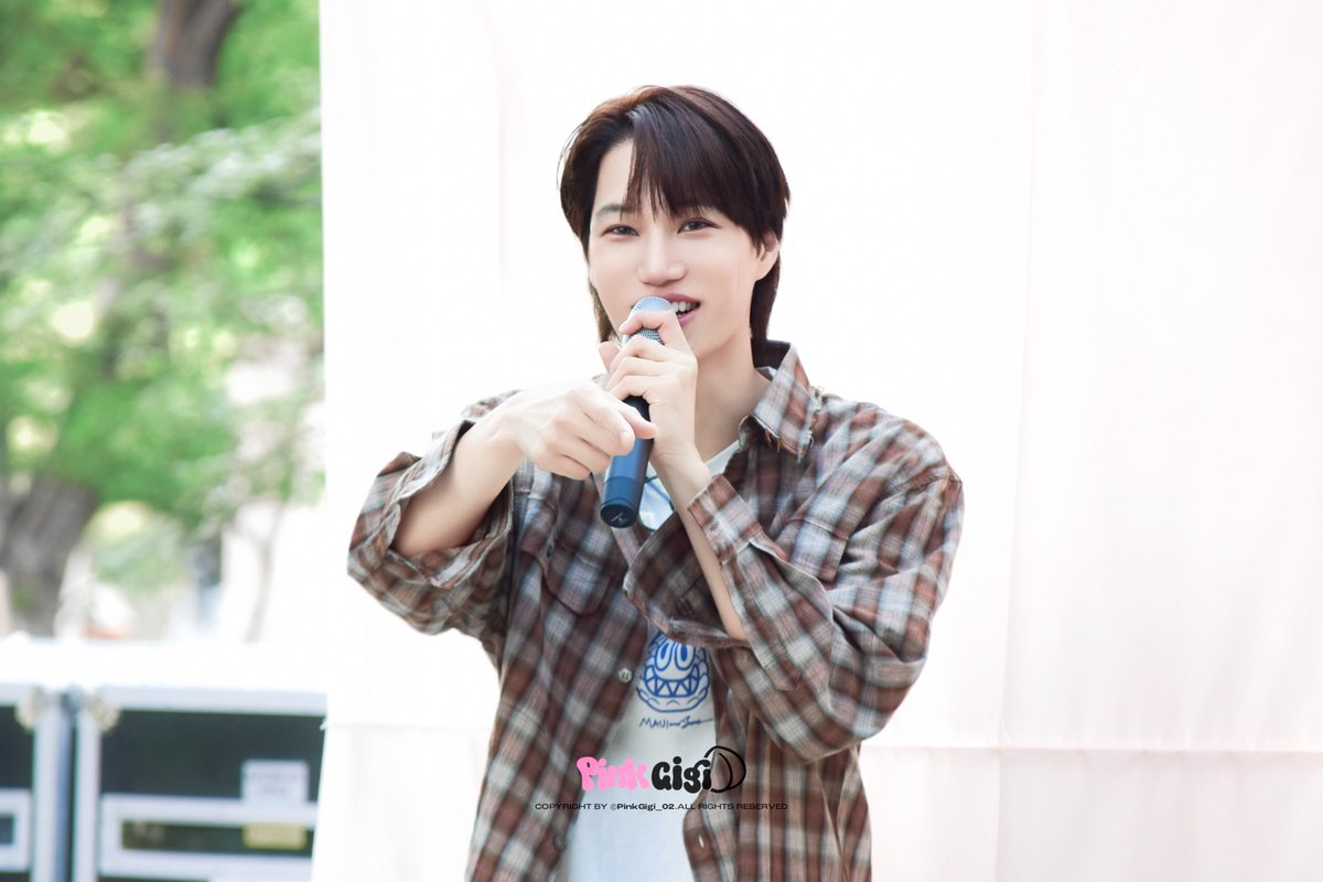 PinkGigi_02's tweet photo. 250426 KAI MBC 음악중심 Mini Fanmeeting 🤓 #카이 #kai #カイ #金钟仁 #EXO #EXOKAI
@weareoneEXO https://t.co/CENOBzBf0X