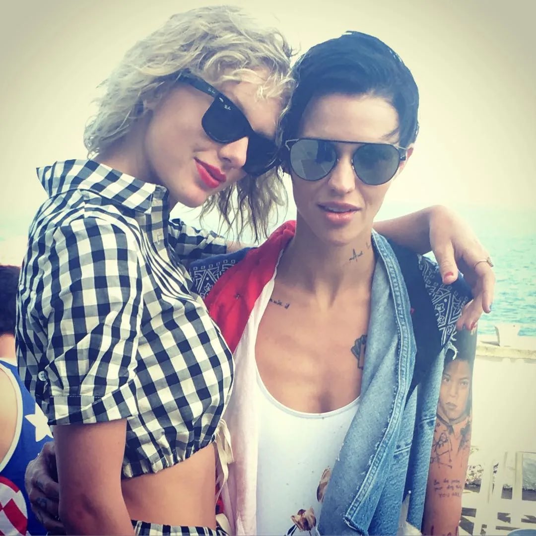 TSUpdatesEs's tweet photo. 🚨| Ruby Rose revela a través de Threads que Taylor Swift solía usar GoFundMe como una red social, ¡ayudando a mucha gente! ❤️

“lol. Solía desplazarse para financiarme como si fuera una red social. Hacía clic en "Conseguir su donación" como en el botón de "Me gusta". 😂” https://t.co/PXgv7XAWZh