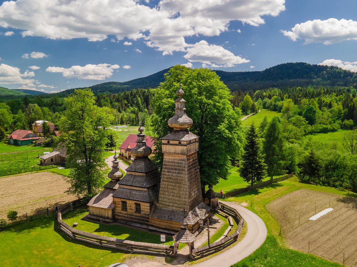 Tomasz Machowski 🇵🇱 (@tomaszgorlice) on Twitter photo A wiecie, że moja ulubiona cerkiew w Kwiatoniu (pow. Gorlicki), znalazła się w gronie najpiękniejszych miejsc w plebiscycie Cuda Polski 2025, magazynu National Geographic❤️‼️
national-geographic.pl/traveler/wynik…
Fot. Kamil Paluszek <a href="/NG_Polska/">NationalGeographicPl</a> #traveler #CudaPolski #Gorlice #natgeotravel A wiecie, że moja ulubiona cerkiew w Kwiatoniu (pow. Gorlicki), znalazła się w gronie najpiękniejszych miejsc w plebiscycie Cuda Polski 2025, magazynu National Geographic❤️‼️
national-geographic.pl/traveler/wynik…
Fot. Kamil Paluszek <a href="/NG_Polska/">NationalGeographicPl</a> #traveler #CudaPolski #Gorlice #natgeotravel