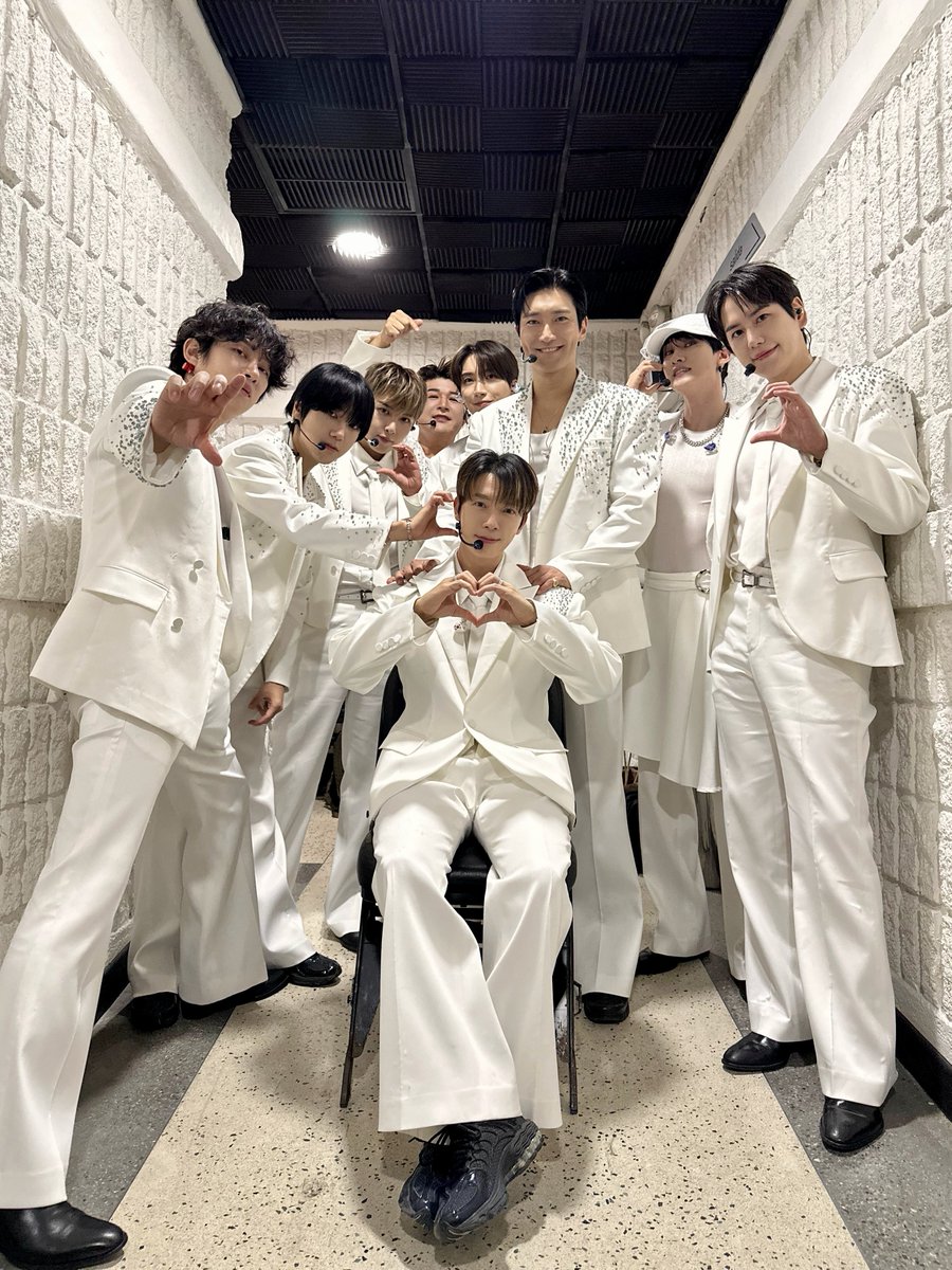 &lt;SUPER SHOW 10&gt; in #MONTERREY 🎂🥳🫶

#슈퍼주니어 #SUPERJUNIOR
#SUPERSHOW #SUPERSHOW10
#20th_Anniversary_TOUR