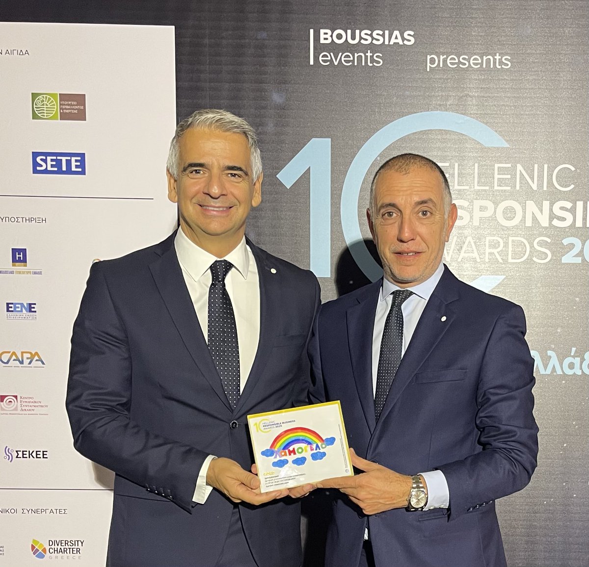 beliveivf's tweet photo. Στα Hellenic Responsible Business Awards 2025, η @beliveivf και η Eurobank βραβεύτηκαν για την παροχή δωρεάν Εξωσωματικής σε υπογόνιμα ζευγάρια με οικονομική δυσχέρεια. Έχουμε γεννήσει πάνω από 60 παιδιά!
#beliveivf #eurobank #ivfsuccess #mprostaGiatinoikogeneia #infertility #ivf https://t.co/YqtWVA9crw