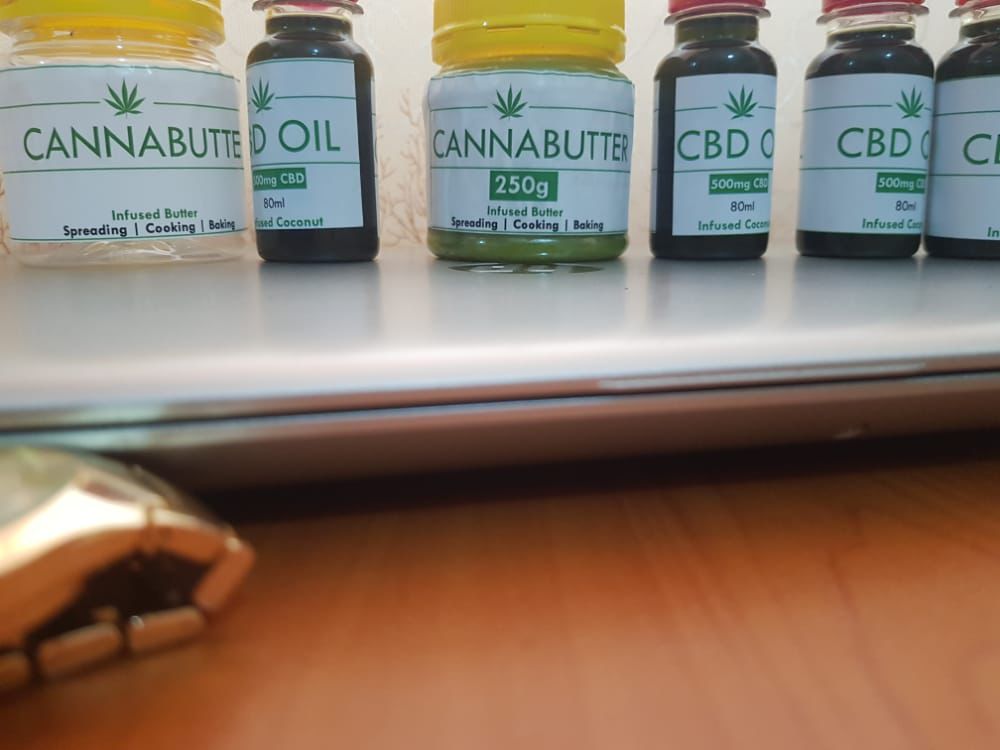 PlugTasha's tweet image. We have CBD oil and cannabutter back on sale.
Uses of CBD oil 
    Helps with chronic pain &amp;amp; reduces post workout inflammation.
   Manages anxiety &amp;amp; reduce stress.
   Helps with acne by reducing sebum production and inflammation.
   Regulates sleep &amp;amp; improve Sleep quality.