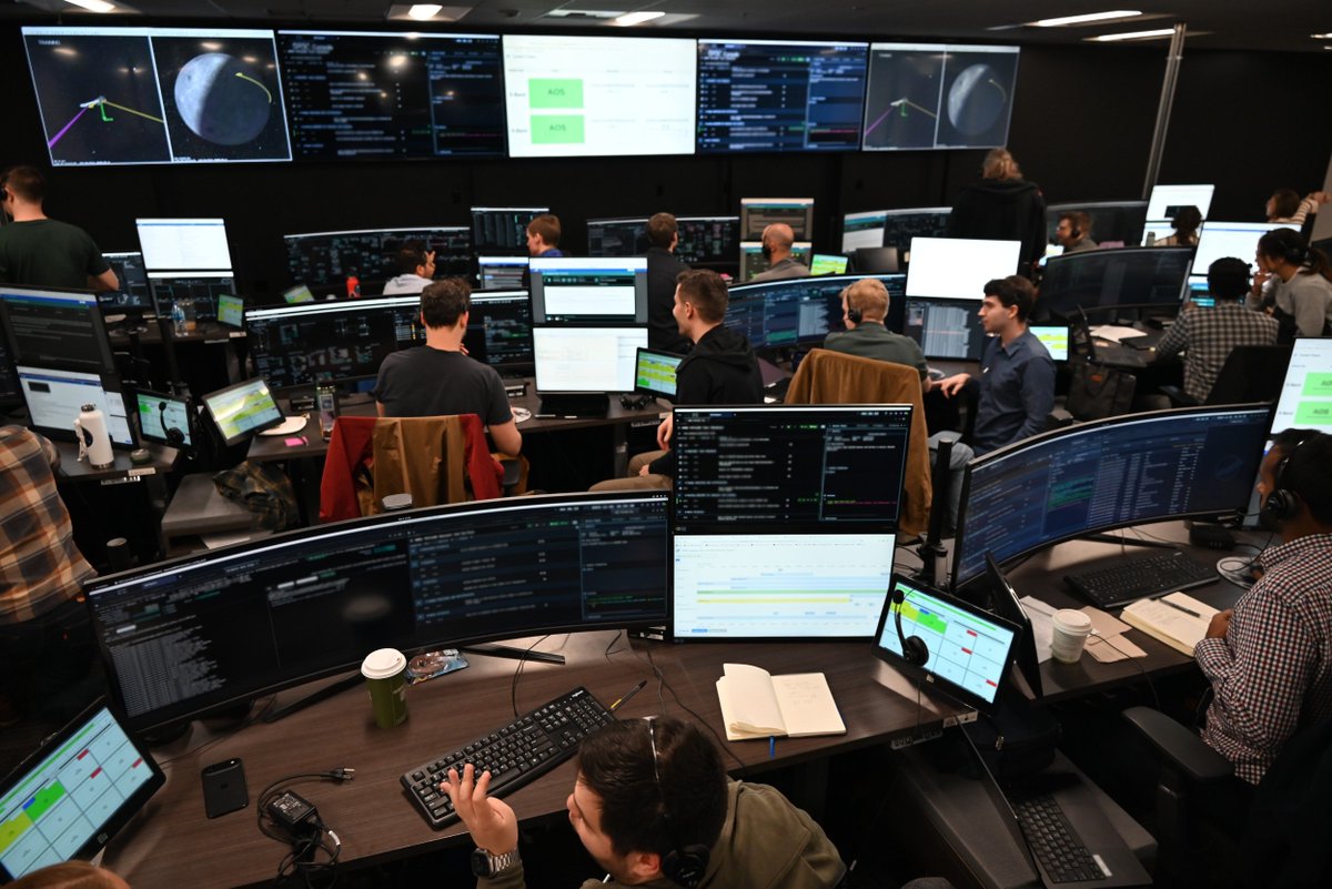 SpaceNosey's tweet image. Blue Origin ya está realizando las simulaciones de la misión que llevará su aterrizador Blue Moon MK1 al polo sur de la Luna.

Está previsto que despegue durante el primer trimestre de 2026, y recordemos que la versión MK2 será tripulada.

@blueorigin #BlueMoon #MK1