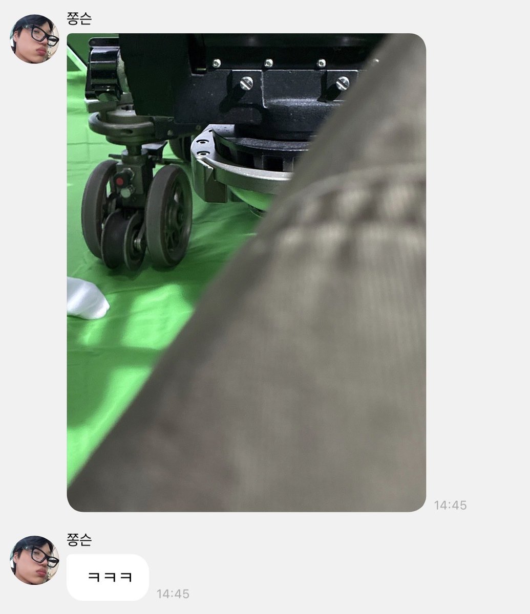 Ace_BBH's tweet photo. SEEMS LIKE JONGIN IS FILMING SOMETHING? https://t.co/BXF1iUaS0E