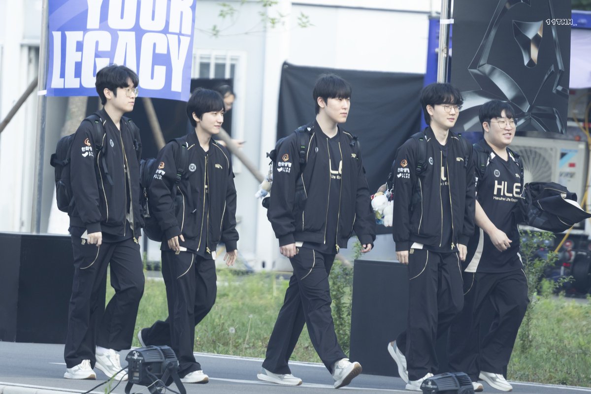 EleventhH__'s tweet photo. Fighting!!🍀🍀
#HLEWIN #Zeus #Peanut #Zeka #Viper #Delight https://t.co/c8YgXPeKgn