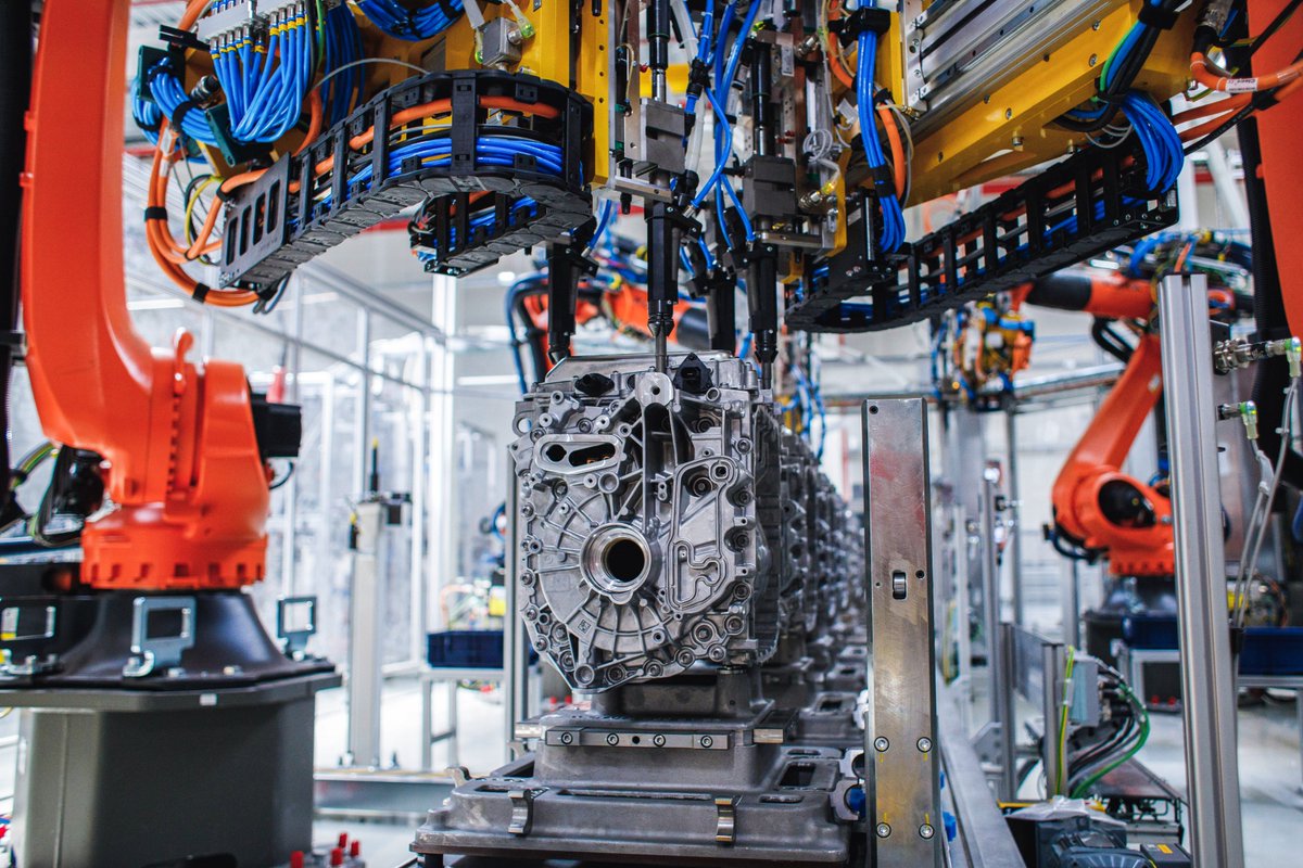 grupoadarsa's tweet image. #Electromovilidad I Mercedes-Benz inicia la producción de unidades de propulsión eléctrica para el nuevo GLC 100% eléctrico en Star Assembly (Sebeș, Rumanía).
Un paso clave hacia una movilidad más sostenible.
#MercedesBenz #GLC #StarAssembly