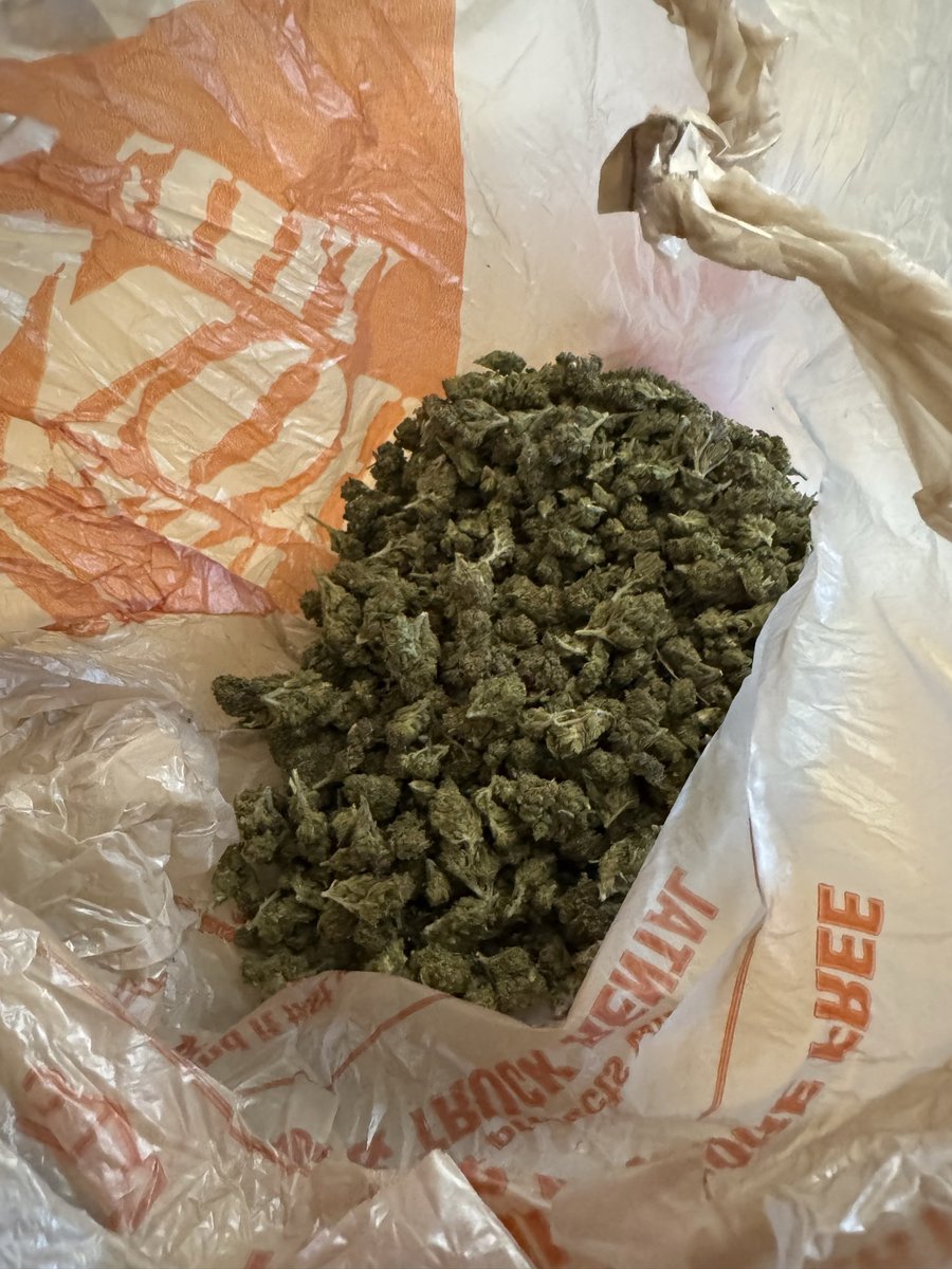 codeinhigh0's tweet image. Which is your favourite ❤️ 💨🚬