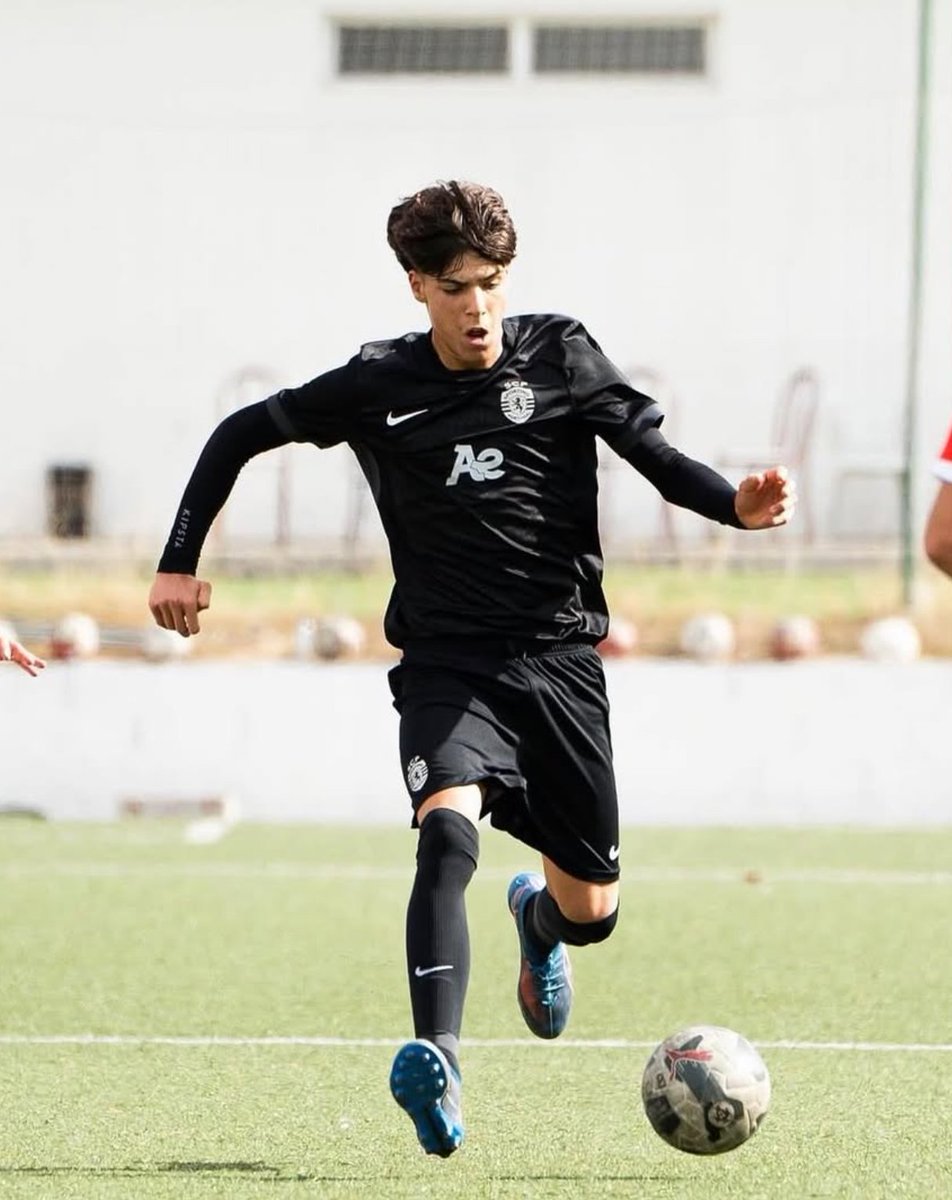 jjsv81's tweet photo. 🛰️ Jacobo Afonso y Nico Afonso (2011) son dos gemelos que juegan en el @SportingCP

Jacobo como mediocentro y Nico como defensa central.

Jacobo ha sido convocado con 🇵🇹 Sub-15 para unos entrenamientos.

Ambos poseen nacionalidad 🇵🇹 y 🇪🇸 https://t.co/zgfQCMsCcQ