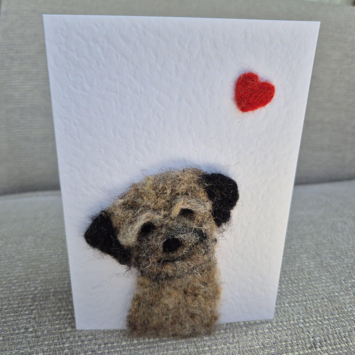 Good morning! 
This beautiful fluffy Border Terrier greeting card is currently available from my Etsy shop! 
Thank you ❤️
therockingfelter.etsy.com/listing/433839…
#etsy #btposse #borderterrier #dogsofX #shopindie #ukmakers #dogs #earlybiz