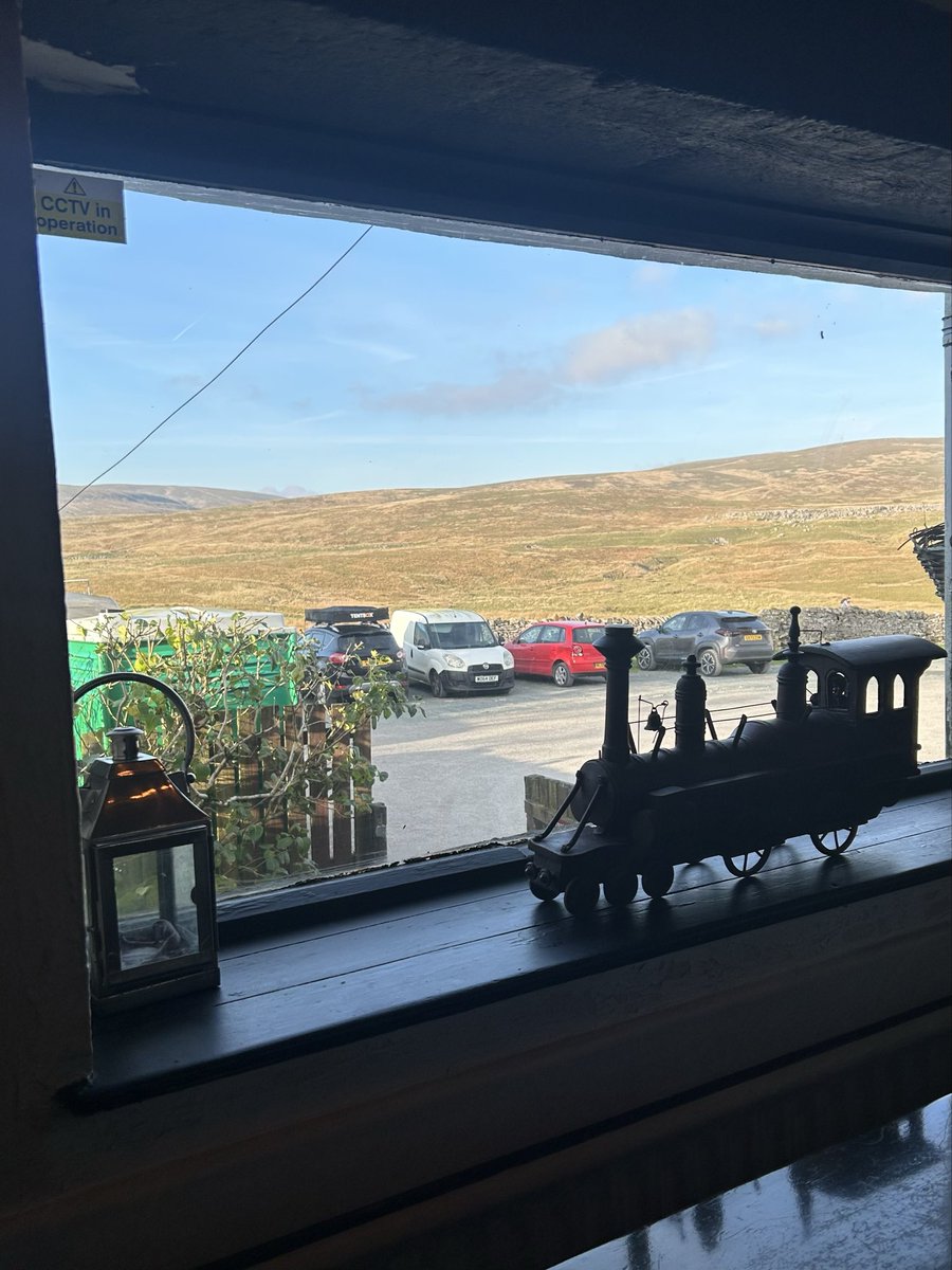 LeicRailAle170's tweet image. #WednesdayWindow Station Inn, Ribblehead .