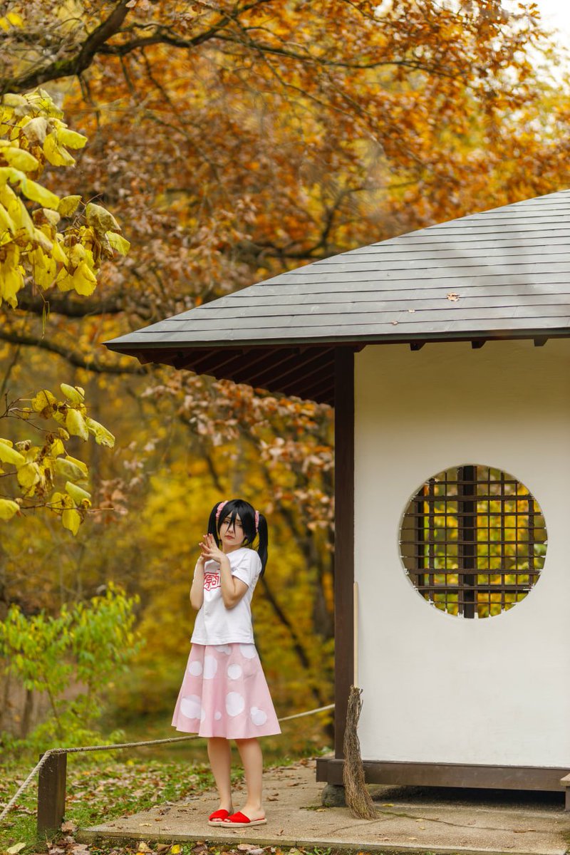Kuromimio_cos's tweet photo. If Rukia wasn't in my original cosplay plans, then Ururu was! I thought it would be fun to make a character that has almost no cosplay. I found a similar wig, made a skirt and a sweatshirt with the inscription "Urahara Store".
Ph: @GokouMaru
#BLEACH #ururu #cosplay #ururuosplay https://t.co/PSUhkM8BfN