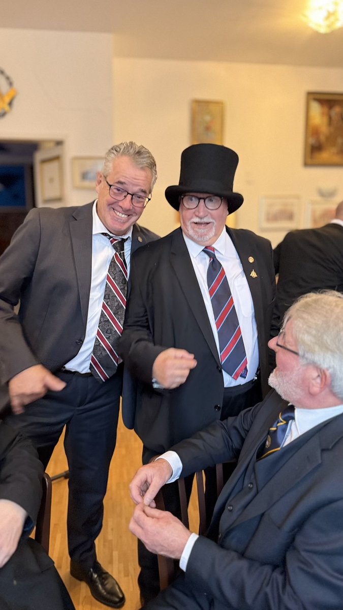 Portobello226's tweet photo. Friday 10th Oct several of our brethren arrived in Frankfurt 🇩🇪 ✈️ and greeted by our German brethren.

We all had a great time, meeting, visiting and receiving a fantastic welcome at every opportunity. 

https://t.co/3xs5h38KGi (for more photos)

#portobello226 @ScotsMasons https://t.co/sypSCnYCB1