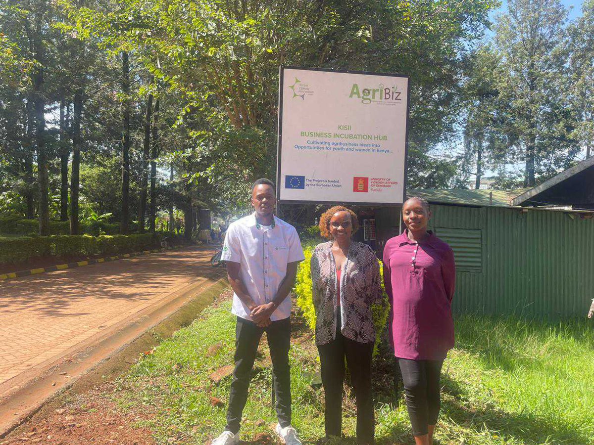 synnefa_KE's tweet image. We have been visiting farmer cooperatives and development partners at the county level to learn more about how we can solve post harvest losses together.

Meet Kelvin Mulei, one of our dedicated agricultural consultants, out in the field getting his hands dirty (literally!) to…