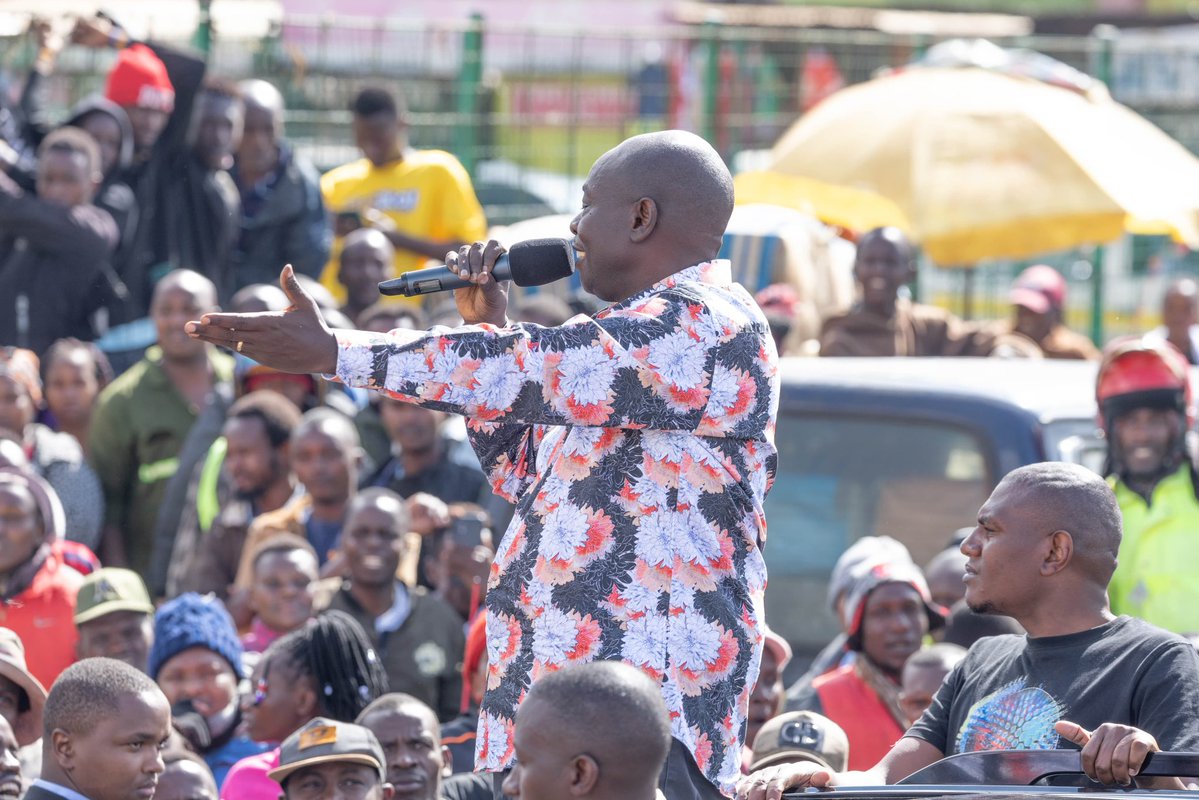 "Nyinyi watu ya Nyanza, mlipeana baba kwa mtoto yetu Uhuru akamrudisha akiwa sawa. Mkapeana baba kwa kasongo akarudi akiwa maiti. Ni muuaji sio muuaji?"