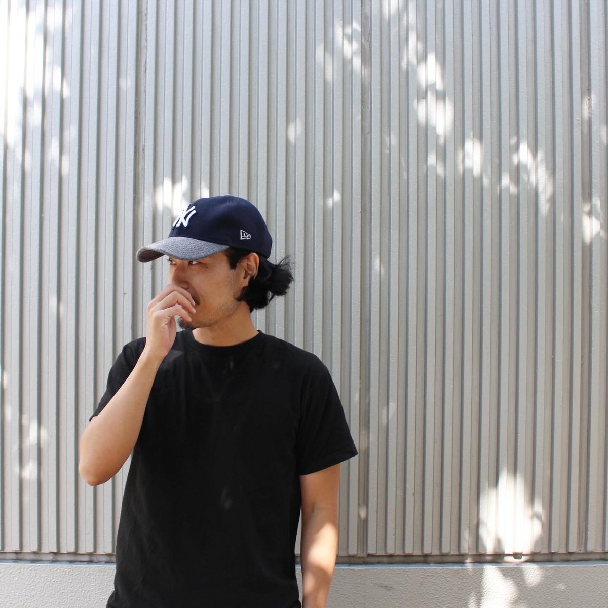amazingstore's tweet photo. ストレッチの効いたフリース素材。伸縮性がありフィット感抜群です🫰S/M、M/L、L/XLの嬉しい3サイズ展開。
普段7-1/4、7-3/8を被るスタッフはM/Lサイズです。ヘッドサイズが小さい方はS/Mで平均より大きい方はL/XLがおすすめです。

#newera #9TWENTY SAGARA STRAPBACK
#AmazingstoreMLB https://t.co/SycLhUWFE3