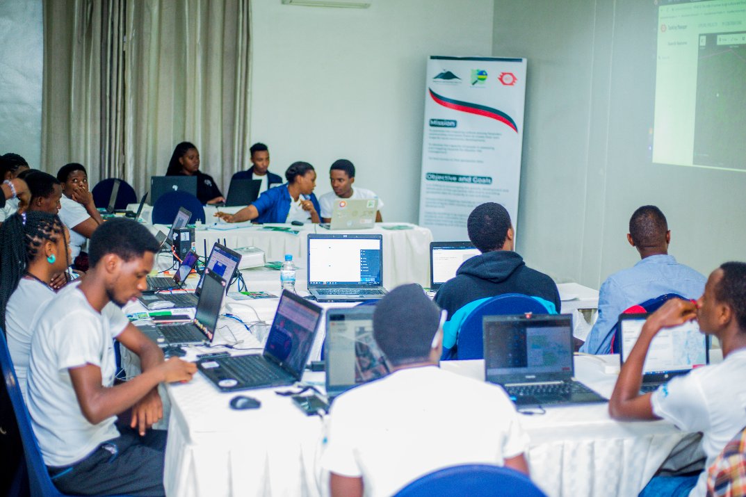 osm_Rwanda's tweet image. OpenStreetMap unites volunteers worldwide! From Rwanda to Brazil to Japan, mappers collaborate on campaigns, humanitarian efforts, and tech innovations. Join the global movement for open geographic data, fostering solidarity and shared ownership. #OSM #OpenData #MappingForAll