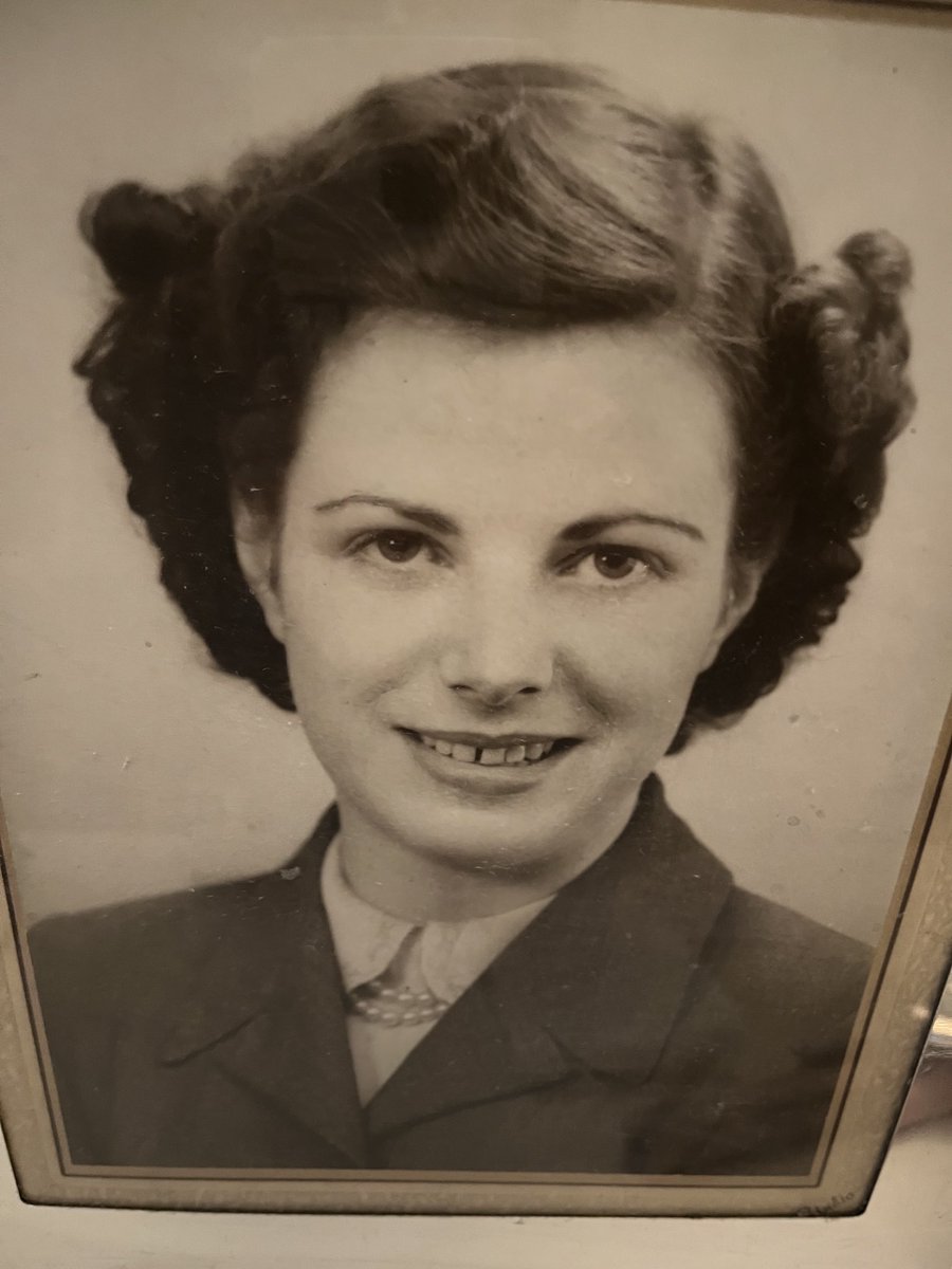 MarieNSNO's tweet photo. #ourmum 💙🙏😇😢🥰⭐️9 years away from us #alwayswithus #neverforgotten #missedmorethanwords 💙🙏😇😢🥰⭐️still trying to make you proud mum #TTFN xx https://t.co/iujaO81FrE