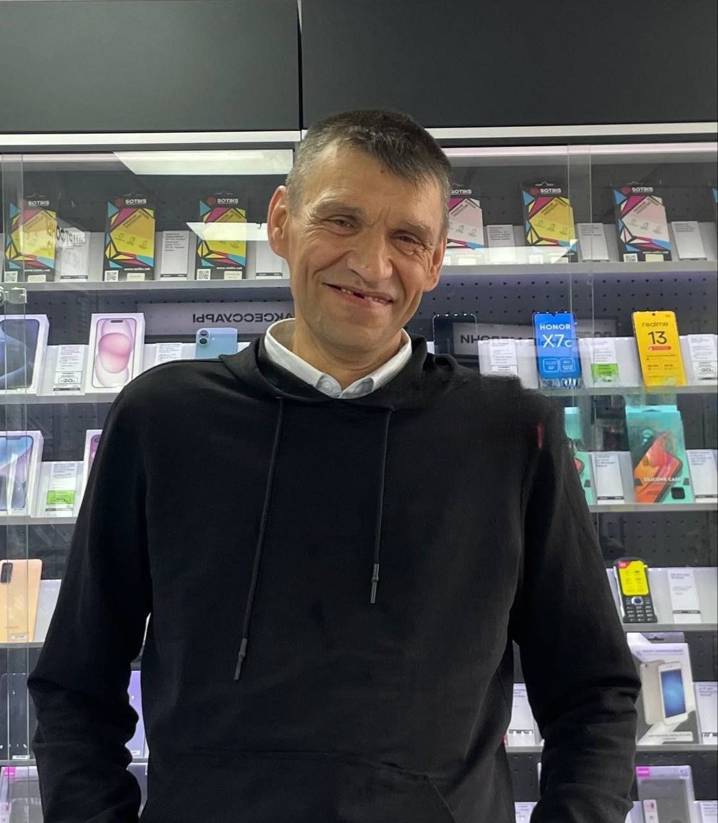 mobilizationews's tweet image. Мужчину похитили и заставили подписать контракт

48-летний Андрей У. в сентябре вернулся с вахты в Ивановскую область. Когда он выпивал у друзей в Кинешме, к дому подъехал незнакомец на белой иномарке и предложил присутствующим заработать 300 тысяч рублей. Андрей согласился и…