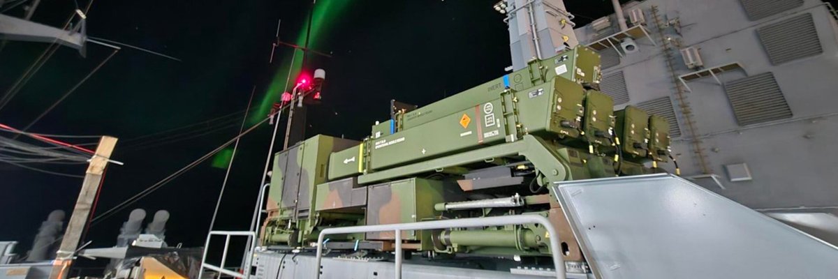 🇩🇪 The German Navy has performed a successful test firing of the navalised variant of the IRIS-T SLM air defence system from the Baden-Württemberg F-125 class frigate as part of the yearly Maritime Firing Exercise.

hartpunkt.de/navalisierte-i…