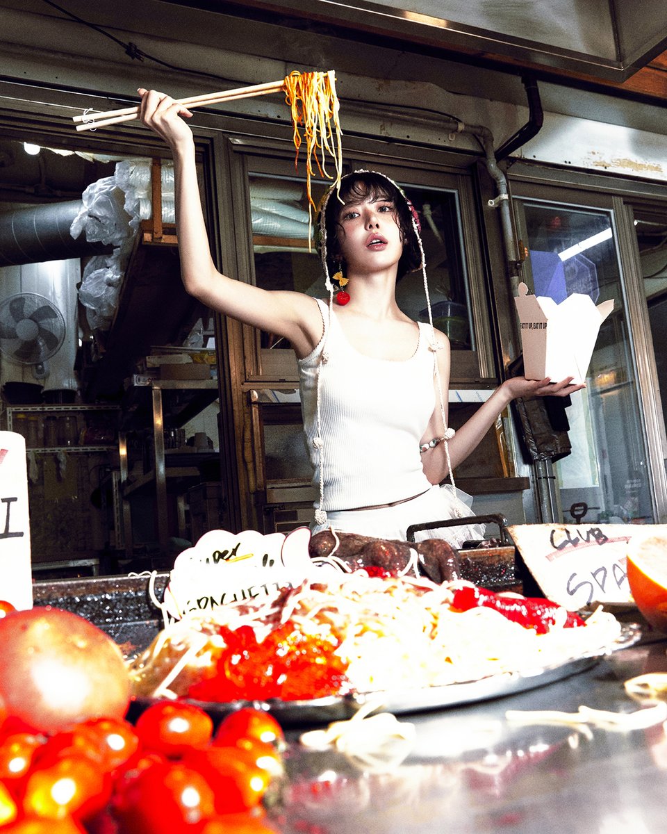 oricon's tweet image. LE SSERAFIM
市場で“にんにくスパゲッティ”⁉️
シングル『SPAGHETTI』
3rdコンセプトはWEIRD GARLIC🧄
📸5人の個性爆発ソロショットも
oricon.co.jp/news/2412486/?…
#LE_SSERAFIM #SPAGHETTI @le_sserafim @le_sserafim_jp