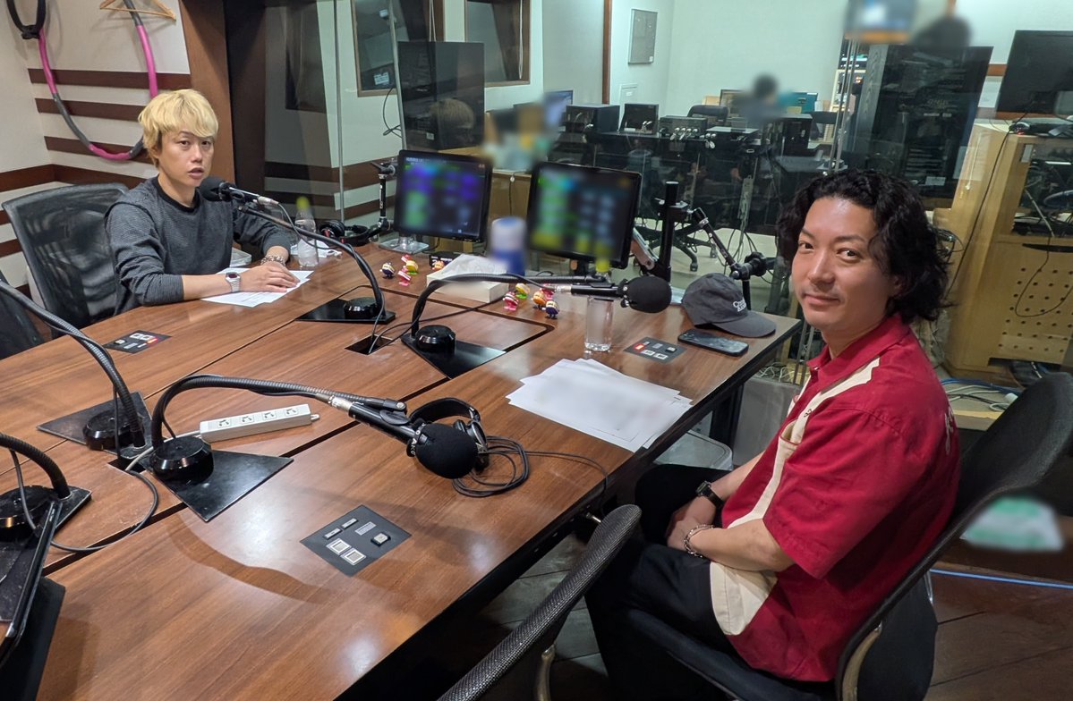 TOKYO FM 80.0 (@tokyofm) on Twitter photo 20:00~ #喋るズ 🗣️は
#見取り図 #リリー と
#ニューヨーク #嶋佐和也 の
「#ソプラノC 🎼」
📣豪華ゲストをかけたソプチャレ
協力してゲームに挑戦!
📣仕事が楽しくて仕方がないと思う瞬間🏢募集中!
tfm.co.jp/f/sopranoc/mes…
<a href="/sopranoc_tfm/">水曜喋るズ「リリー・嶋佐のソプラノC」</a>
#TOKYOFM #radiko で聴く👇
📻tfm.co.jp/listen/radiko/ 20:00~ #喋るズ 🗣️は
#見取り図 #リリー と
#ニューヨーク #嶋佐和也 の
「#ソプラノC 🎼」
📣豪華ゲストをかけたソプチャレ
協力してゲームに挑戦!
📣仕事が楽しくて仕方がないと思う瞬間🏢募集中!
tfm.co.jp/f/sopranoc/mes…
<a href="/sopranoc_tfm/">水曜喋るズ「リリー・嶋佐のソプラノC」</a>
#TOKYOFM #radiko で聴く👇
📻tfm.co.jp/listen/radiko/