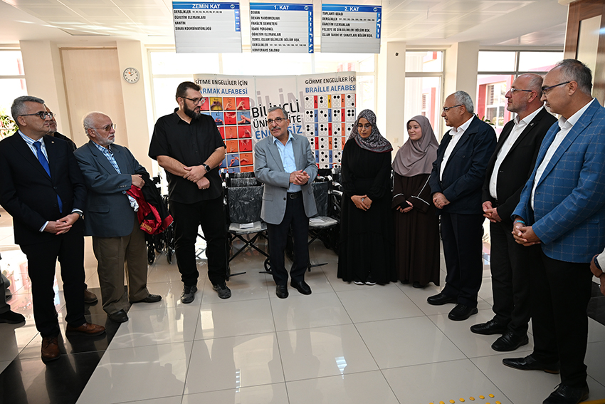 UniversiteKmu's tweet photo. Üniversitemiz İlahiyat Fakültesi öğrencileri tarafından hazırlanan “Tekerlekli Sandalye Destekli Engelsiz İbadet Uygulamaları – Elim Olur musun?” adlı proje, https://t.co/dbsBpnreT4