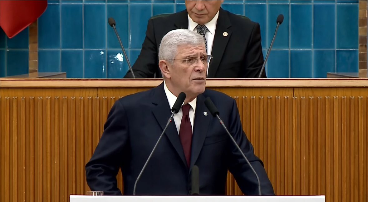 #SONDAKİKA | İYİ Parti Lideri Müsavat Dervişoğlu’ndan DEM Partililer’e:

“Siz terör örgütünün uzantısısınız! En az onlar kadar da alçaksınız, satılıksınız!”