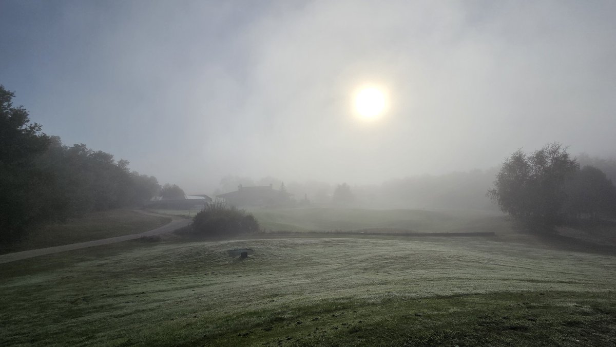 Mañana de niebla tardes de paseo
<a href="/Izkigolf/">Izki golf</a> 
#golf
#monañaalavesa