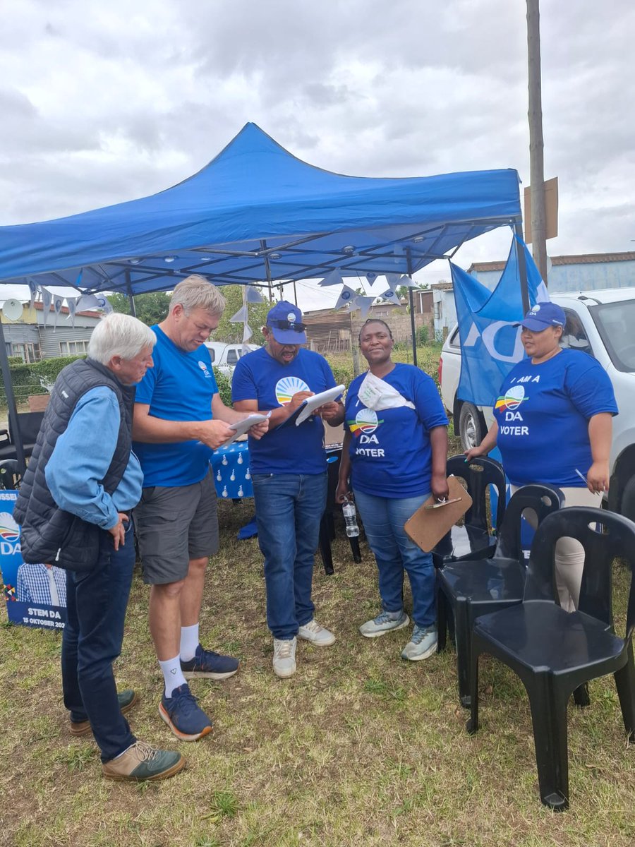 WesternCapeDA's tweet image. 🗳️💙 Vandag is jou kans om van die ANC ontslae te raak en beter lewensomstandighede in Langeberg Wyk 4 en Swellendam Wyk 6 te hê. #StemDA vandag.

📍Stemlokale

Langeberg Wyk 4: Happy Valley Gemeenskapsaal
Swellendam Wyk 6: Pentacostal Protestant Kerk