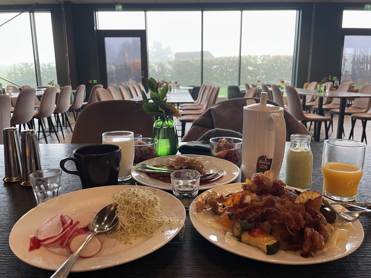 Good morning, X.

It’s a foggy Wednesday, October 15th, North Of The Walls.

A Scandinavian bear needs to eat to stay vigilant 🐻

Next up? Urkornbua Trøgstad and possibly also visiting Eyvind Lier at Øvre Lier Gård 🪵

I’m scouting for deep freezers, so I can store the