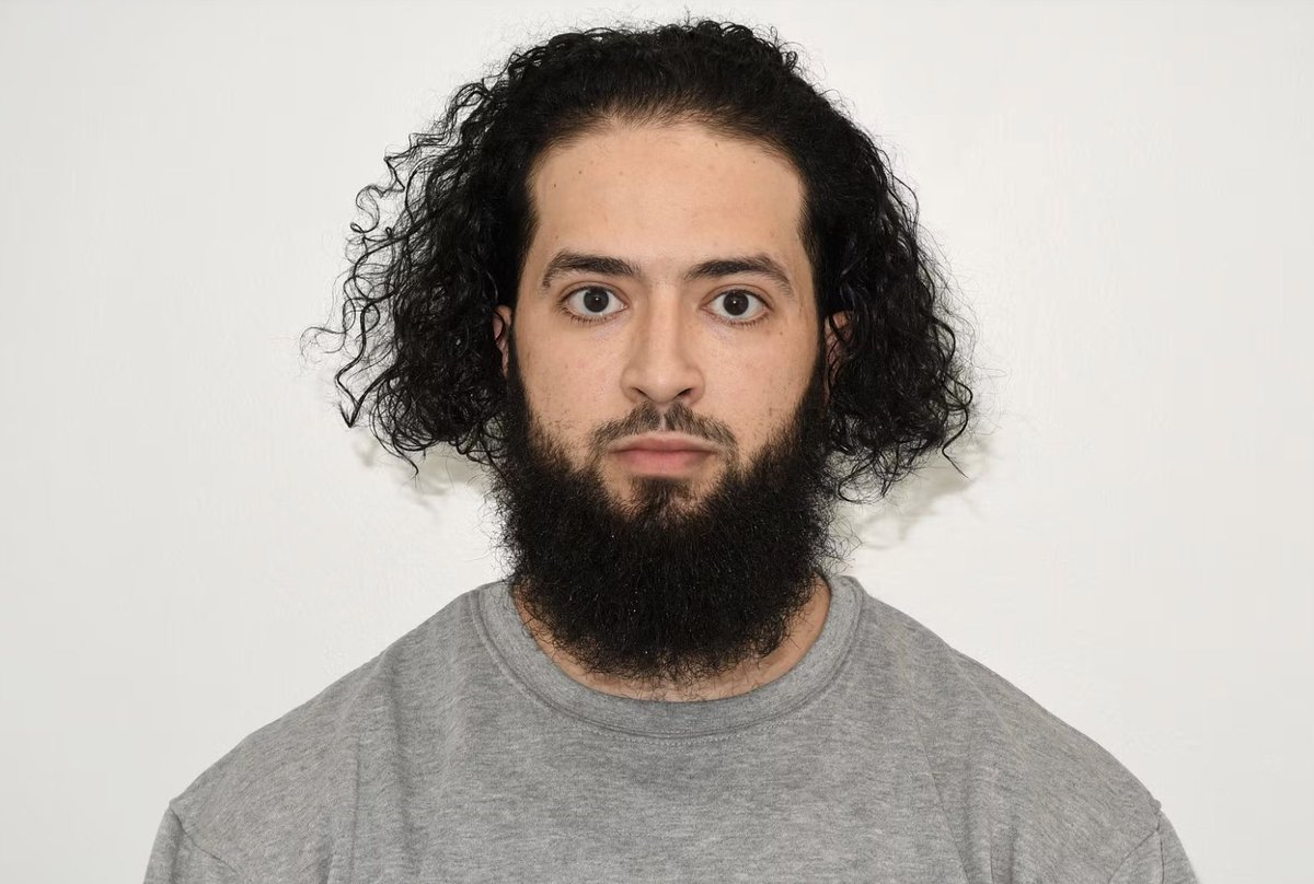 🚨🇬🇧 PICTURED: IRAQI MIGRANT JAILED FOR PROMOTING ISIS TERROR ONLINE

This is Abdullah Bellil, 29, from Southampton - convicted of sharing ISIS propaganda and encouraging jihad through Instagram.

🔴 Sentenced to six years, eligible for release after just four
🔴 Entered Britain