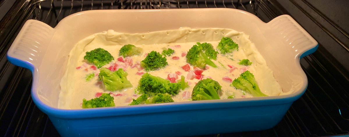 pokorakun's tweet image. hello fandits and everywan else 🫡
i just wanna let you know in the mere span days i learnt how to do basic html, make dvd menus, mod stuff AND BAKE YUMMY PIES