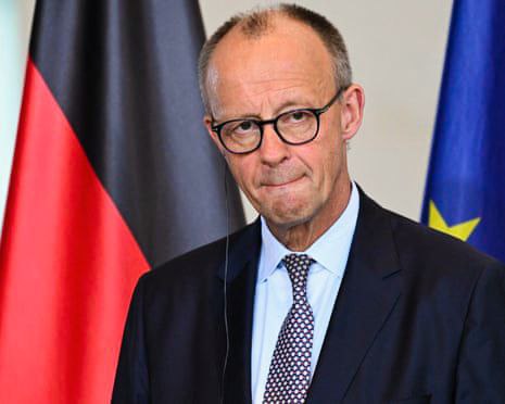 🇩🇪 steht vor einem kalten Winter mit unzureichend gefüllten Gasspeichern. Der aktuelle Füllstand beträgt nur 76 %, deutlich weniger als die 98,3 % im Vorjahr zur gleichen Zeit. Bei einem sehr kalten Winter sind die Deutschen gezwungen, die Heizperiode unter Decken zu verbringen!