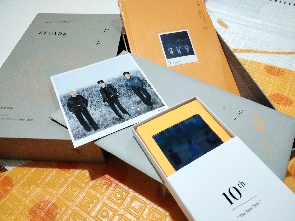 nanadexiaokai's tweet photo. @chlwptn_ Halo jie, sbb ya. Untuk merch tfboys itu yg ini ya. Kalau jie minat, more info boleh DM :') https://t.co/Tz5yFhAuYq