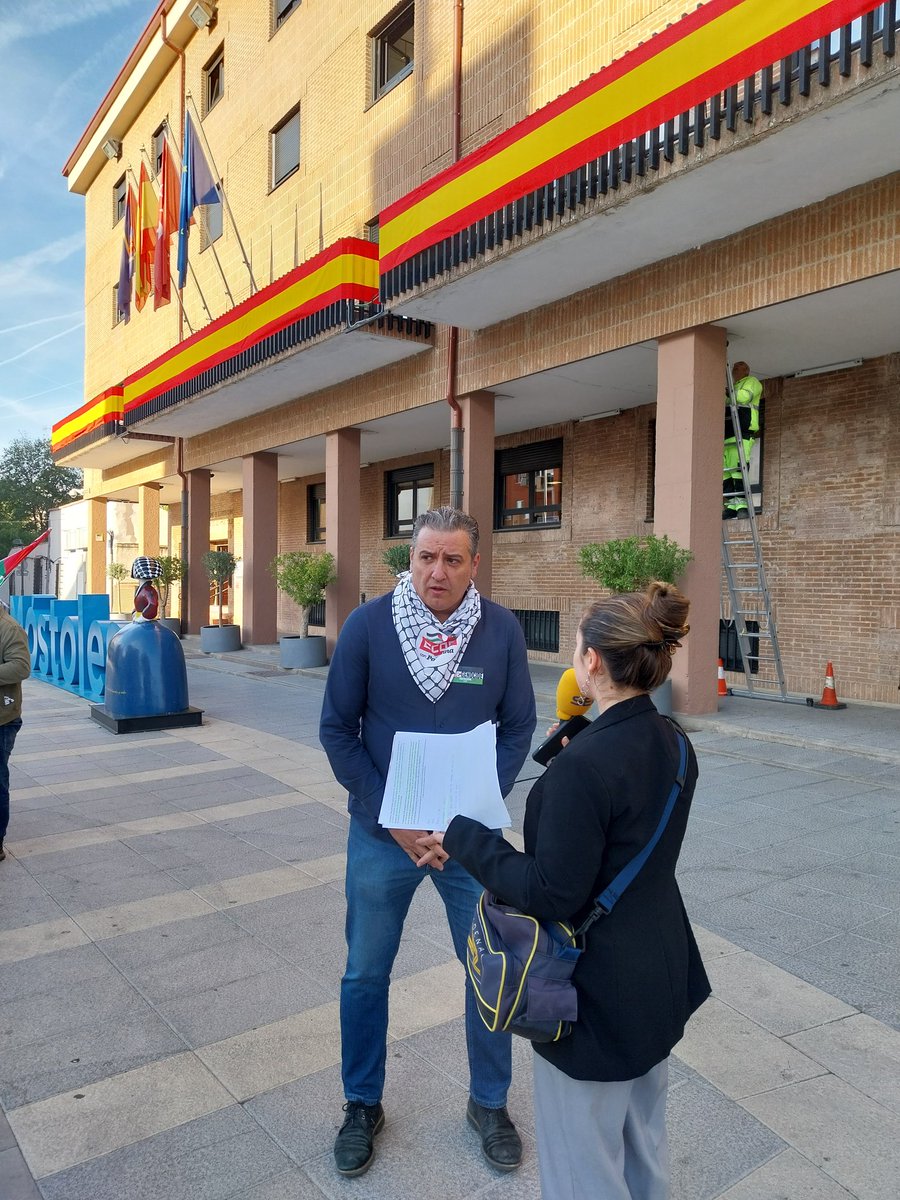 ✊ En Móstoles seguimos alzando la voz por Palestina. Frente al silencio y la represión, solidaridad y justicia.
 #PalestinaLibre #Móstoles